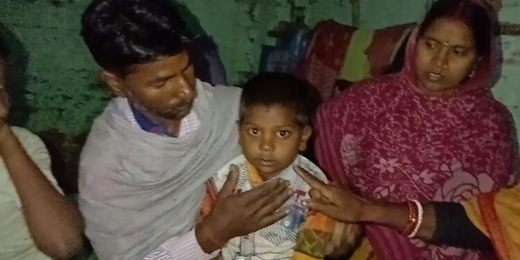 फिर सामने आया आंगनबाड़ी सेविका का अमानवीय चेहरा,छोटी सी बात पर मासूम को पीट-पीटकर किया जख्मी, पड़ताल में जुटी पुलिस