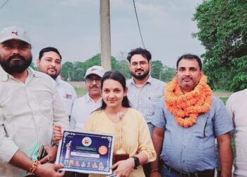 स्टेट टॉपर आयुषी नंदन ने बेटियों के साथ-साथ बिहार का भी देश में बढ़ाया मान: मनोज कुमार