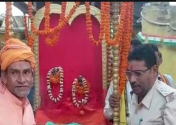 रामभक्त हनुमान जी को काल कोठरी से मिली मुक्ति,लगभग 29वर्षों बाद भगवान की रिहाई से झूम उठे भक्तगण,थानेदार सहित पुलिसकर्मियों ने दी विदाई