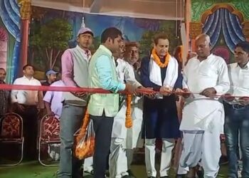 सांसद ने फीता काटकर किया नाट्य कला मंच का उद्घाटन… पसराहा स्टेशन पर कैपिटल एक्सप्रेस सहित अन्य एक्सप्रेस ट्रेन के ठहराव की उठी मांग