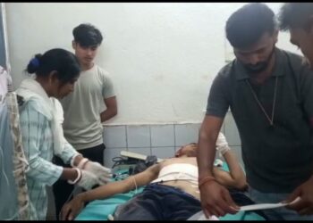 दो सगे भाइयों पर ताबड़तोड़ गोलियां बरसाकर अपराधियों ने किया बुरी तरह जख्मी, दियारा से फसल लेकर बैलगाड़ी पर आ रहे भाइयों पर जानलेवा हमला