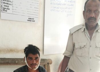 देशी कट्टा व कारतूस के साथ एक अभियुक्त गिरफ्तार,एसआई अकरम खाँ ने दबोचा