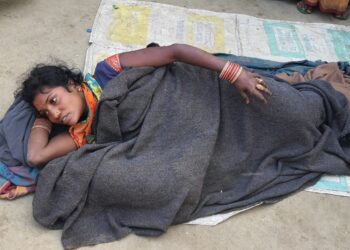 परिवारिक विवाद में सनकी पति ने पत्नी की गोली मारकर किया जख्मी और हो गया फरार,पड़ताल में जुटी पुलिस