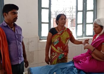 पति ने पत्नी का फोड़ा सिर,जख्मी महिला ने लगाया दहेज प्रताड़ना का आरोप,कहा-अक्सर प्रताड़ित करते हैं पति