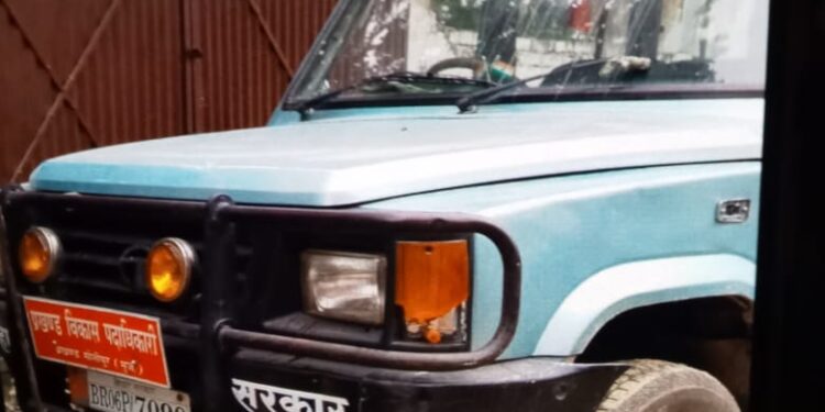 बीडीओ की सरकारी गाड़ी हुई  चोरी,सीसीटीवी में कार ले जाते दिखा शातिर, चोर की तलाश में जुटी पुलिस