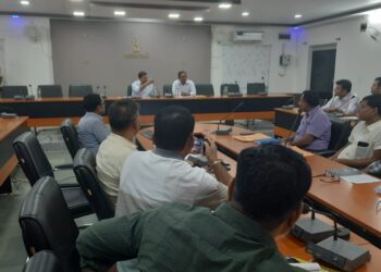 जिन शिक्षकों एवं कर्मियों की कार्यशैली में नहीं हो रहा सुधार,वैसे लोगों को निलंबित करने की करें अनुशंसा:अमित कुमार पांडेय