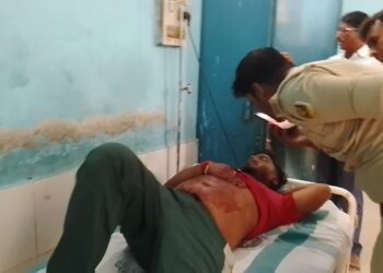 जमीनी विवाद को लेकर चली दर्जनों चक्र गोलियां, गोली लगने से एक युवक जख्मी, रेफर