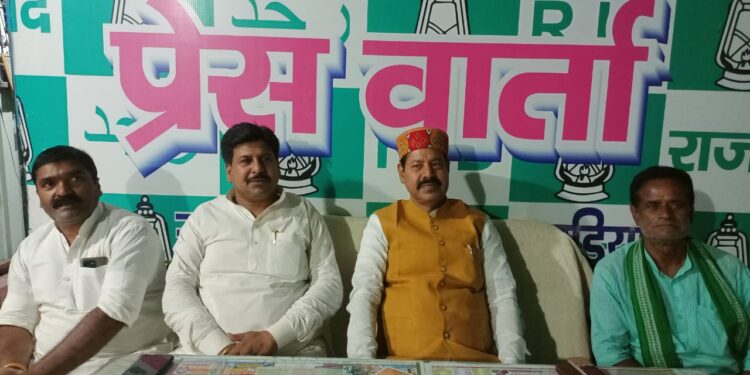 भाजपा पर खूब बरसे राजद के मुख्य प्रवक्ता भाई विरेन्द्र,कहा-हिन्दू और मुसलमानों की राजनीति करते-करते देश बेच देने को आतुर है बीजेपी