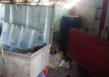 बारिश और अंधेरे का फायदा उठाकर एक घर में चोरों ने हाथ किया साफ, नगदी सहित कीमती सामान उड़ाया,पड़ताल में जुटी पुलिस