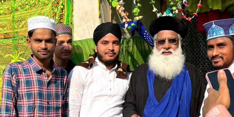 खानकाह फरिदिया जोगिया शरीफ में ईद की नमाज में मांगी मुल्क में अमन चैन की दुआएं,रहा उत्सवी माहौल