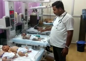 सिया निर्मला शिशु क्लीनिक की जांच होते ही भाग खड़े हुए कई कर्मी, नहीं मिले कोई डॉक्टर, हड़कंप व्याप्त