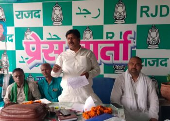 केंद्र में बैठी बीजेपी की सरकार संविधान के ढांचे पर कर रही प्रहार:मनोहर यादव