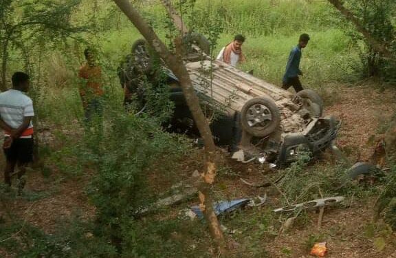 एनएच 31 पर हाइवा ने कार में मारी टक्कर,पति-पत्नी और बच्चे सहित चार जख्मी,एक की हालत गंभीर