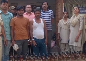 साहेबपुरकमाल से शराब की खेप लेकर खगड़िया आ रहा दो बाइक सवार शराब तस्कर धराया,शराब और बाइक जब्त