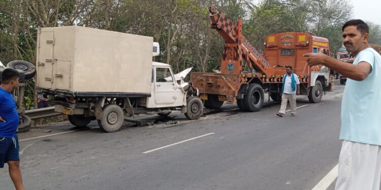 एनएच31पर आपस में टकरायी चार गाड़िया,दो कार सवार सहित चार जख्मी,घंटो रहा आवागमन बाधित