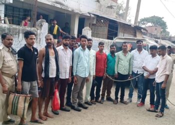 शराब पीकर बारात में मस्ती करने की सोच दस बारातियों को पड़ी मंहगी, स्कार्पियो सवार दस बाराती नशे की हालत में धराए