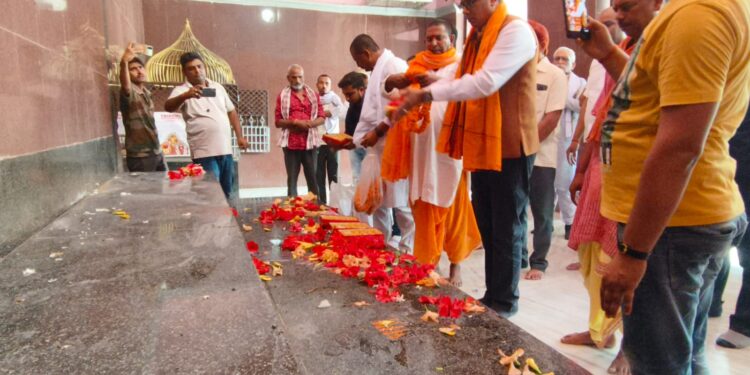 बागेश्वर बाले बाबा पंडित धीरेन्द्र शास्त्री के समर्थन में उतरे परबत्ता के जदयू विधायक डॉ संजीव,कहा-नहीं बख्शे जाएंगे विरोध करने वाले