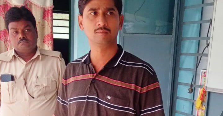 परबत्ता में दारुबाज जदयू कार्यकर्ता गिरफ्तार,बचाने में लगी है होड़