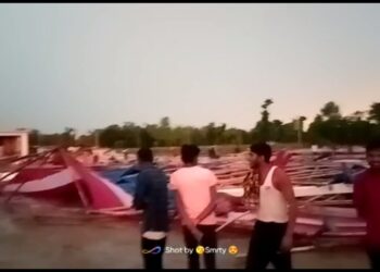 पवनदेव ने रुद्र महाचंडी यज्ञ के पंडाल को उड़ाया,फंस गए कई श्रद्धालु,एक हुए जख्मी