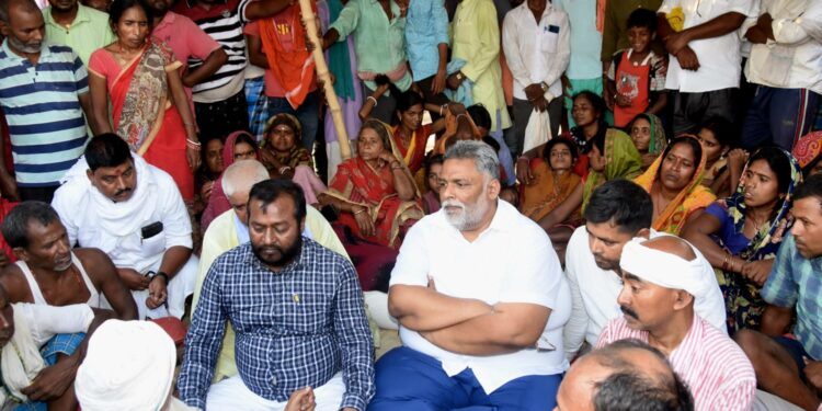 बार-बार ध्वस्त हो रहे अगुवानी-सुल्तानगंज पुल का निरीक्षण करने पहुंचे जाप सुप्रीमो पप्पू यादव ने चोर सिस्टम को कर दिया नंगा,कह दिया बहुत कुछ