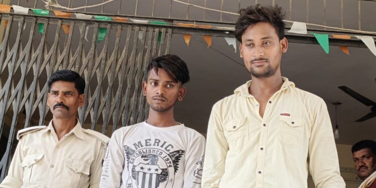 शराब पीकर बारात में मौज मस्ती करने की तमन्ना बरातियों की रह गयी अधूरी,आठ बाराती शराब के नशे में चढ़े पुलिस के हत्थे