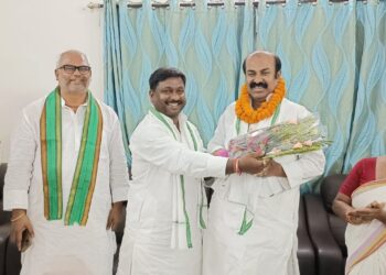 खगड़िया और गोगरी में बीस सूत्री प्रभारी मंत्री का जदयू सहित महागठबंधन के नेताओं ने किया भव्य स्वागत,गोगरी नप की भी तमाम समस्याओं का अवश्य होगा समाधान: मदन सहनी