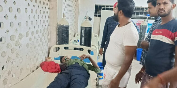 बेटी के ससुराल से लौट रहे बाप को अपराधियों ने गोली मारकर कर दिया जख्मी,किया गया ऱेफर