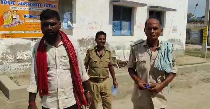 कुख्यात अपराधी कुंदन को बेलदौर थाना पुलिस ने किया गिरफ्तार,फरारी जीवन जी रहा था विभिन्न मामलों का अभियुक्त