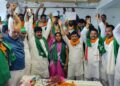 राजद के नव मनोनीत पदाधिकारियों को सौंपा मनोनयन पत्र…गरीबों के मसीहा लालू प्रसाद यादव के हाथों को मजबूत करने के लिए हम लोगों को बूथ स्तर तक पार्टी को करना है मजबूत: मनोहर यादव