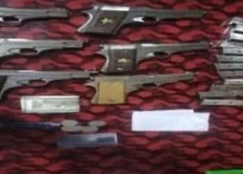 अंतरराज्यीय हथियार तस्कर गिरोह का सदस्य आखिर क्या करने आया था खगड़िया?भारी मात्रा में पिस्टल एवं मैगजीन के साथ धराया