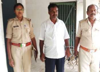 Bihar Breaking News :गुरु-शिष्या के रिश्ते को हेड मास्टर ने किया कलंकित, छेड़छाड़ करने के आरोप में भेजे गए जेल