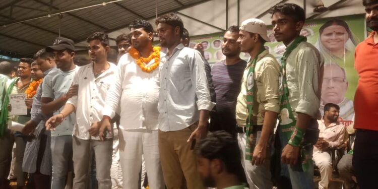 Bihar Breaking News :विजेन्द्र प्रसाद यादव बने राजद पंचायती राज प्रकोष्ठ के प्रदेश महासचिव,हर्ष का रहा माहौल