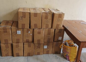 किराना दुकान की आड़ में चल रहा था प्रतिबंधित कफ सिरप का कारोबार,भारी मात्रा में कोरेक्स के साथ दुकानदार धराया