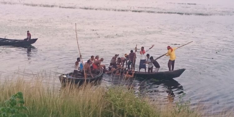 भैंस को रेलवे का धार पार कराने के दौरान युवक की डूबने से मौत,मचा कोहराम