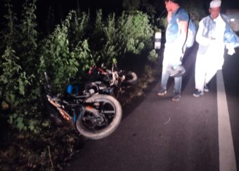 ट्रक और मोटरसाइकिल के बीच हुई टक्कर में एक बाइक सवार की दर्दनाक मौत,दूसरे की हालत गंभीर,पसराहा थाना क्षेत्र में हुई घटना