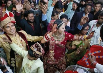 बिहारी प्रेमी से शादी के बंधन में बंधने को लेकर सरहद पार कर खगड़िया पहुंच गयी चाइना की युवती,शादी में उमड़ी गजब की भीड़