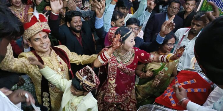 बिहारी प्रेमी से शादी के बंधन में बंधने को लेकर सरहद पार कर खगड़िया पहुंच गयी चाइना की युवती,शादी में उमड़ी गजब की भीड़