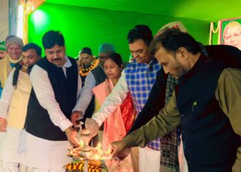 राजद कार्यकर्ता संवाद सम्मेलन में खूब गरजे राजद के दिग्गज… गुणवत्तापूर्ण शिक्षा के लिए तेजस्वी ने महागठबंधन की सरकार में की ढ़ाई लाख शिक्षकों की बहाली और मोदी सरकार कर रही महज जुमलेबाजी:मंत्री ललित यादव