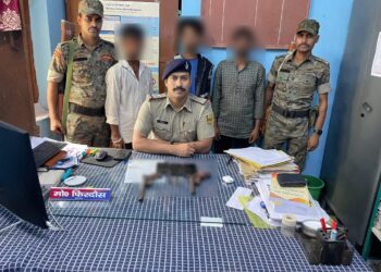 हथियार और कारतूस के साथ गिरफ्तार तीनों युवकों का मोबाइल खोलेगा बड़ा राज!