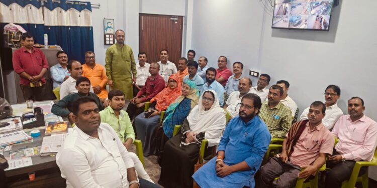 शिक्षा विभाग में चल रहा अवैध वसूली का खेल, विभागीय भयादोहन के विरुद्ध शिक्षक संघ करेगा आंदोलन:मनीष सिंह