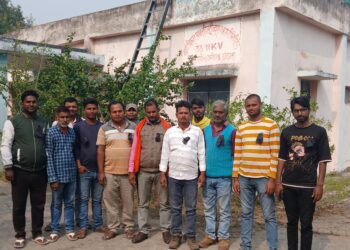 ….साहब!रोज मौत से खेलते हैं…कुछ मर गए तो कुछ विकलांगता की जिंदगी जीने को विवश हैं…अब भी न्याय नहीं नहीं दोगे!जिंदगी कटेगी कैसे??