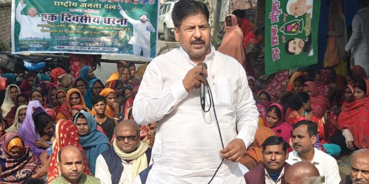 नीतीश सरकार बीजेपी के इशारे पर 65 प्रतिशत आरक्षण लागू करने के नाम पर कर रही आनाकानी: मनोहर यादव