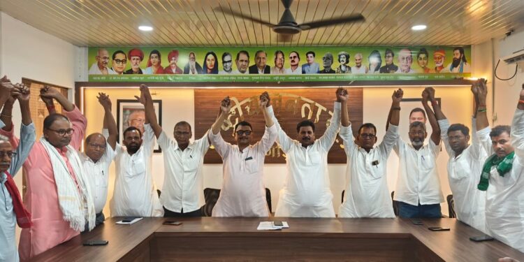 इंडिया गठबंधन समन्वय समिति के संयोजक बने पूर्व एमएलसी प्रत्याशी सह राजद जिलाध्यक्ष मनोहर यादव, घटक दलों की बैठक में लिए गए कई अहम निर्णय