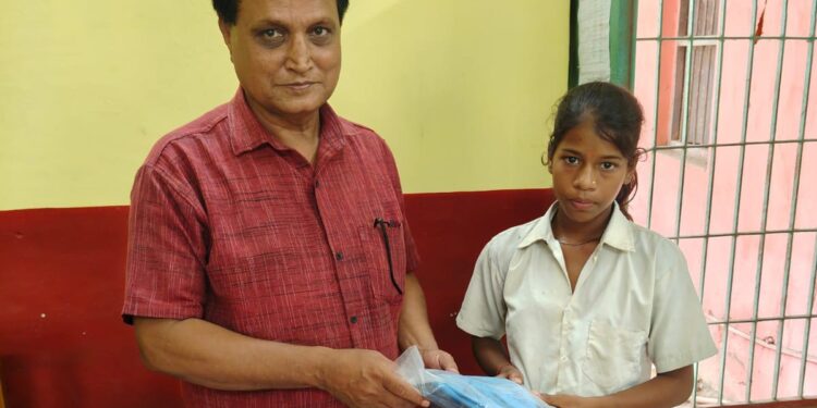 अपने बच्चे और स्कूली बच्चों के बीच अंतर महसूस नहीं करते गुरुजी:चन्द्रमणि मिश्रा