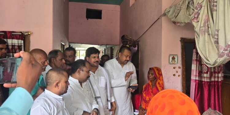 परबत्ता में मतदाता सूची सुधार को लेकर राजद का मिशन मोड अभियान, मनोहर यादव की अगुवाई में चला जन जागरुकता अभियान