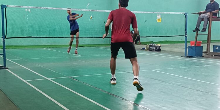 खगड़िया में बैडमिंटन का संग्राम: स्टेट रैंकिंग टूर्नामेंट के क्वार्टर फाइनल में खिलाड़ियों ने दिखाया ज़बरदस्त दम