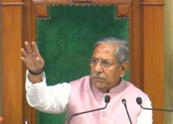 “बिहार विधानसभा में हंगामे की गूंज! एसआईआर पर सियासत गरम, विपक्ष काले कपड़ों में मुखर”