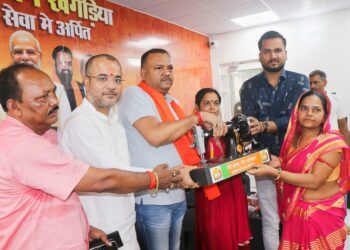 “संजय खंडेलिया की पहल, सैकड़ों बहनों के हाथ में आत्मनिर्भरता की चाबी!” — ‘मेरी बहना, मेरा अभिमान’ अभियान ने खगड़िया में रचा नया इतिहास