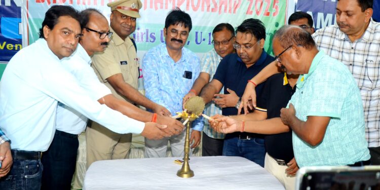 खगड़िया में इंटर स्कूल बैडमिंटन चैंपियनशिप का आगाज़, एसपी राकेश कुमार ने किया उद्घाटन