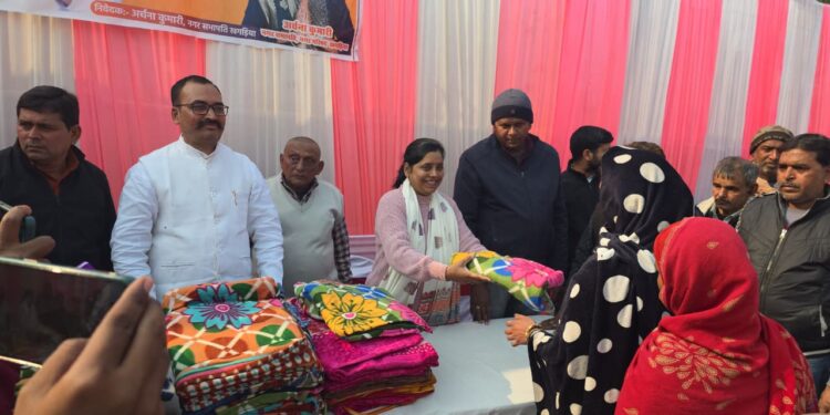 मकर संक्रांति पर मानवीय नेतृत्व की सशक्त तस्वीर:नगर सभापति अर्चना कुमारी और शिक्षक नेता मनीष कुमार सिंह ने स्वच्छता कर्मियों को दिया सम्मान, भोज व कंबल वितरण से दिखी सामाजिक प्रतिबद्धता